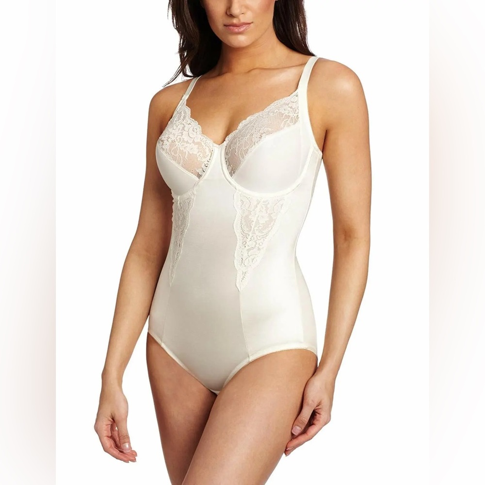 Maidenform BUTTERCREAM Pretty Shapewear Embroidered Bodybriefer